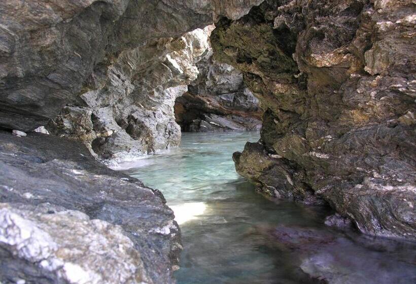 בית מלון כפרי Filoxenia By Grispos Villas