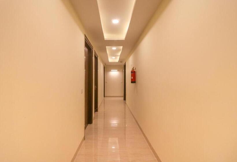 호텔 Collection O Comfort Residency Near Artemis Hospital