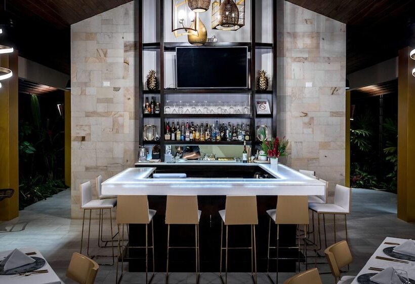 فندق Golden Pineapple Villas