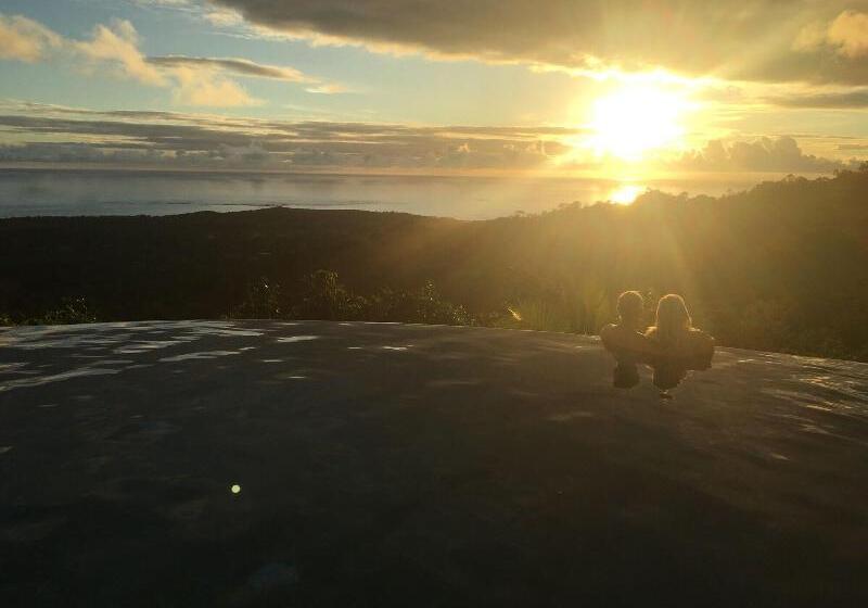 فندق Golden Pineapple Villas