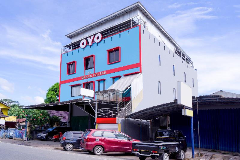 בית מלון כפרי Graha Balfas Syariah By Oyo Rooms
