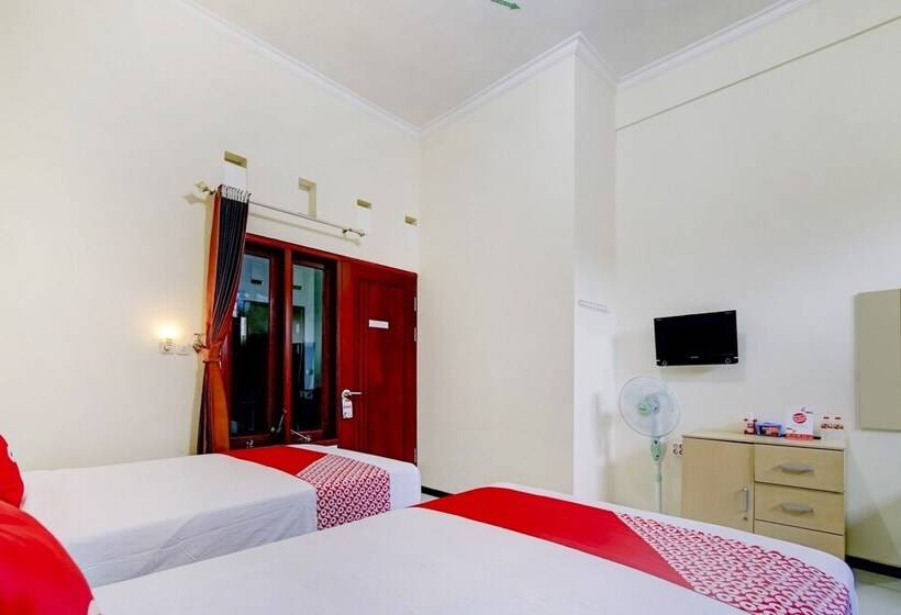 هتل Super Capital O 90151 Guest House 180
