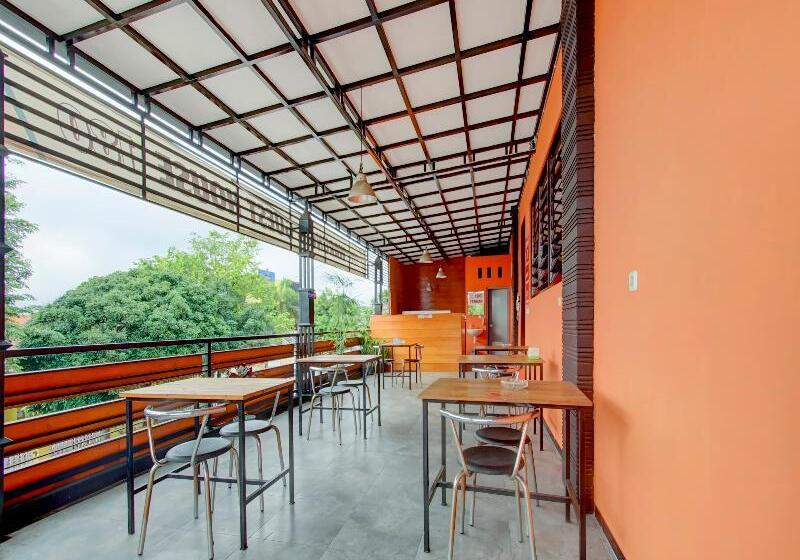 ホテル Super Capital O 90151 Guest House 180