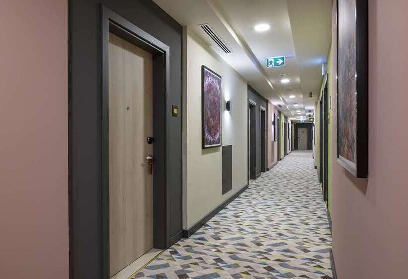 هتل Hampton By Hilton Doha Old Town