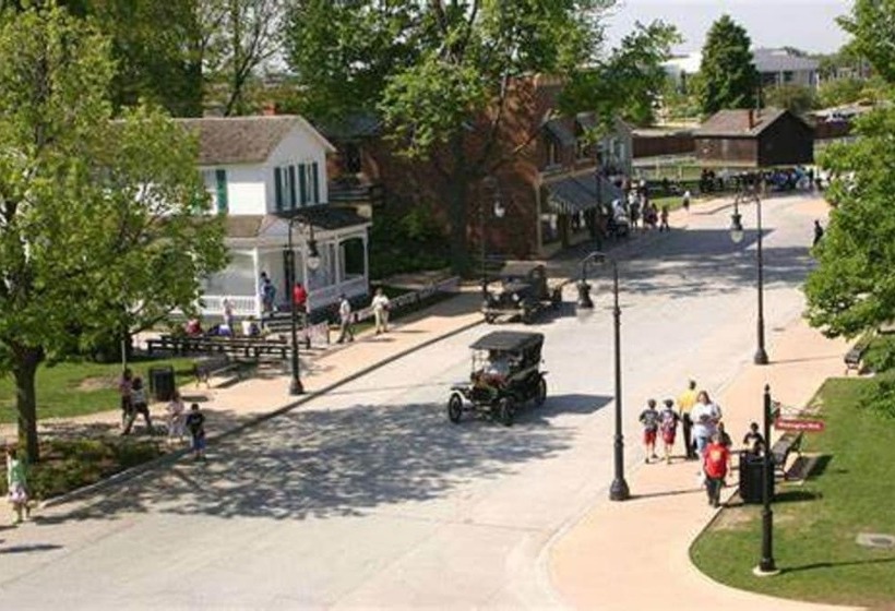 Отель Holiday Inn Express & Suites   Detroit   Dearborn, An Ihg