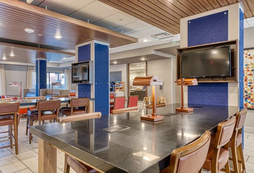 فندق Holiday Inn Express & Suites   Manitou Springs, An Ihg