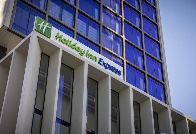 هتل Holiday Inn Express Auckland City Centre By Ihg
