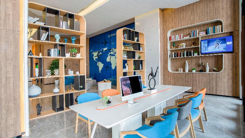 Отель Holiday Inn Express Chengdu Tianfu Airport Zone