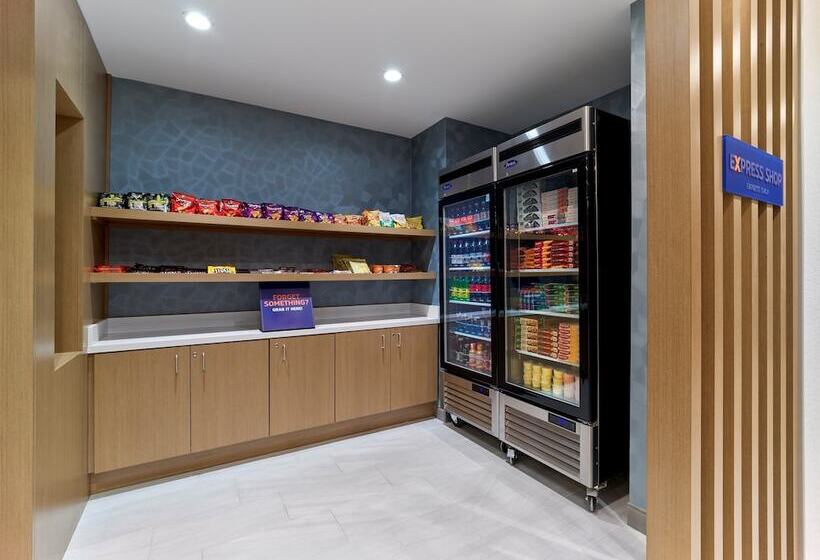 Отель Holiday Inn Express Huntsville Space Center, An Ihg