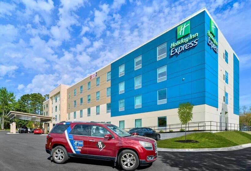 Отель Holiday Inn Express Huntsville Space Center, An Ihg