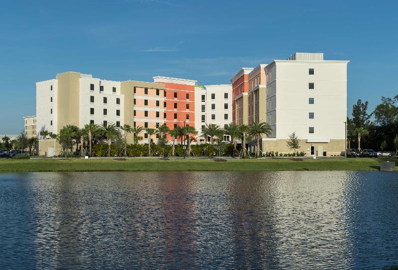 فندق Home2 Suites By Hilton Cape Canaveral Cruise Port, Fl