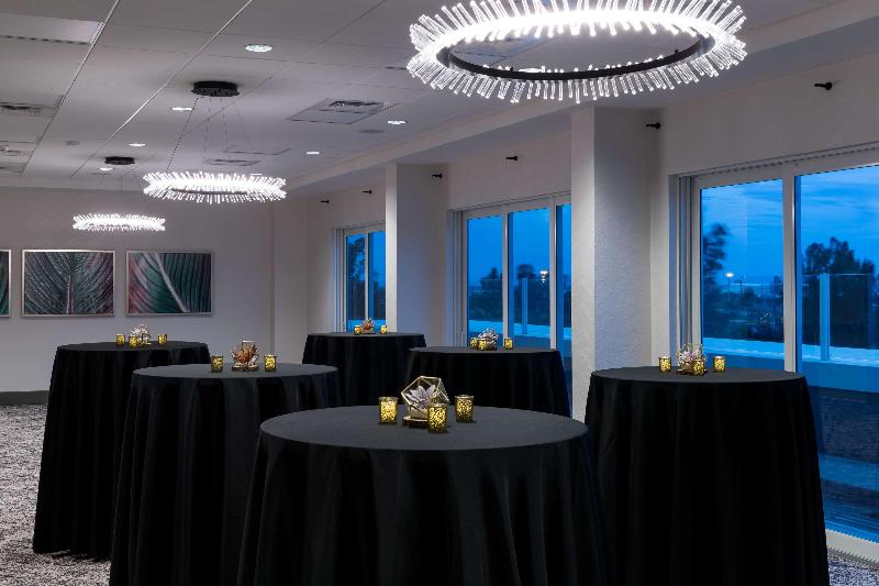 فندق Home2 Suites By Hilton Cape Canaveral Cruise Port, Fl