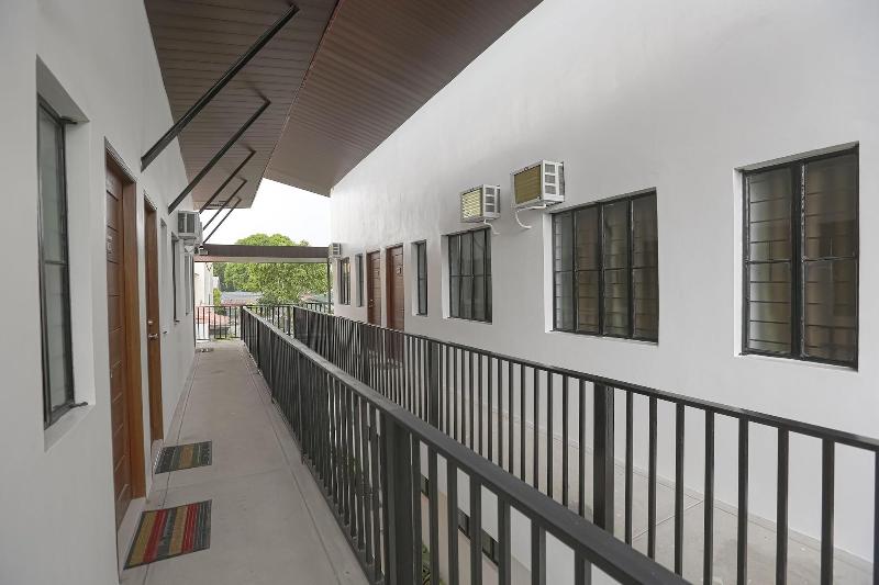 בית מלון כפרי Jade Apartelle By Oyo Rooms