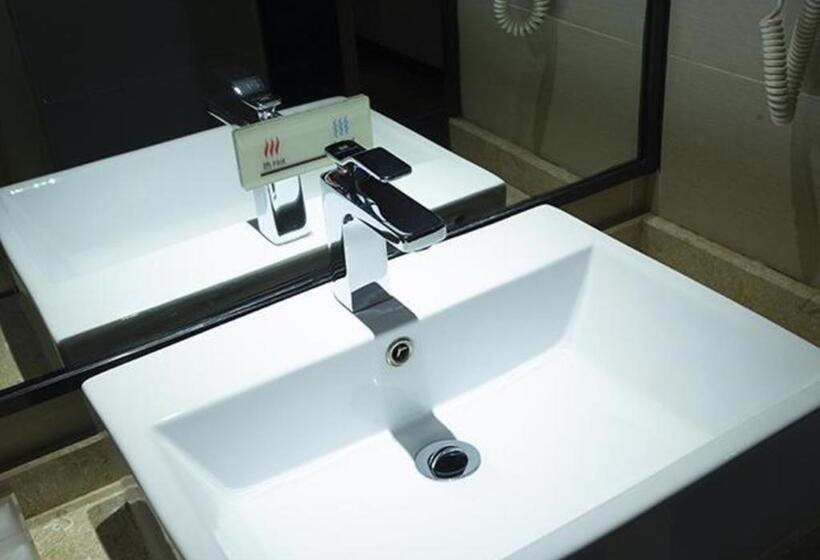 酒店 Jtour Inn Huanggang Wuxue City Square