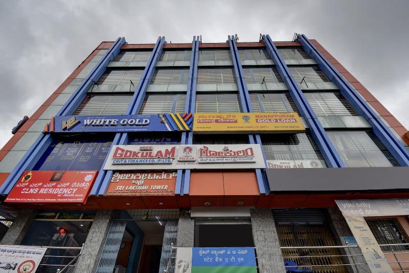 酒店 K N Residency By Oyo Room