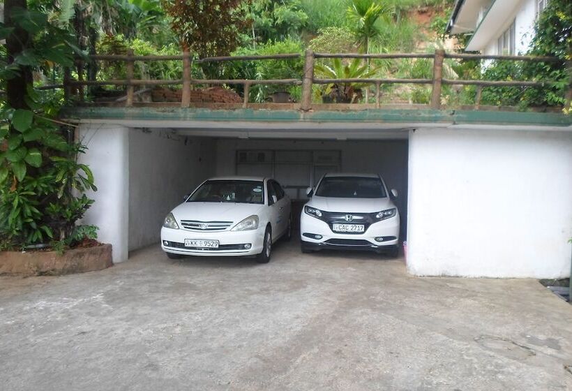 فندق Kandy Hills Resort