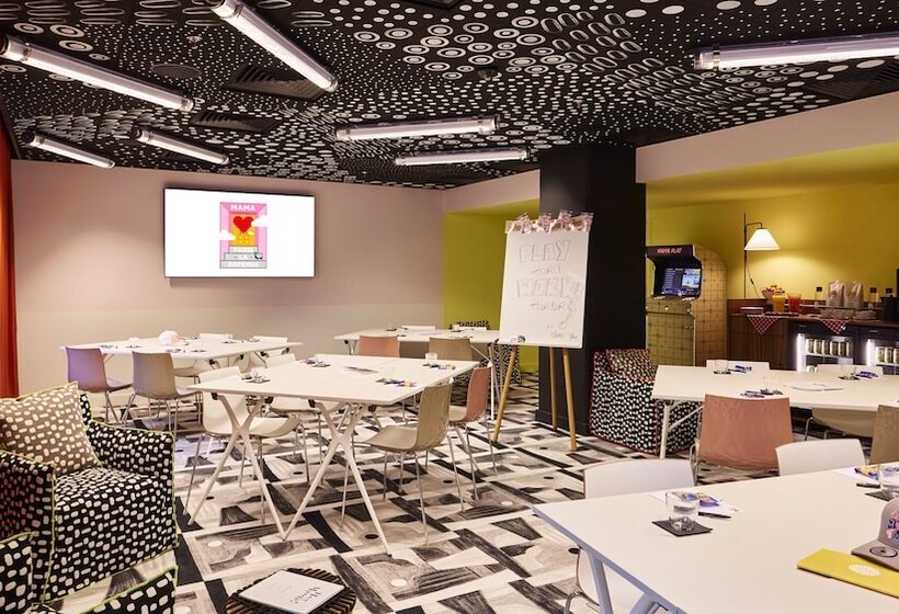 ホテル Mama Shelter Paris La Défense