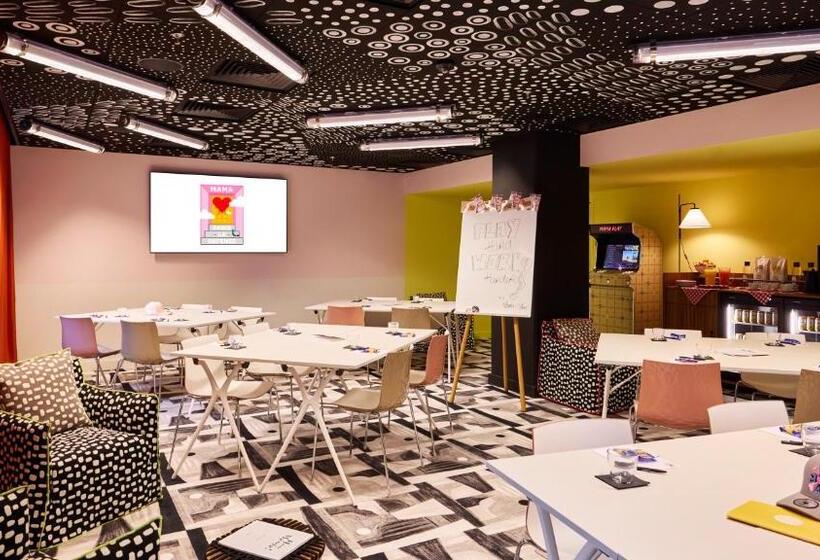 ホテル Mama Shelter Paris La Défense