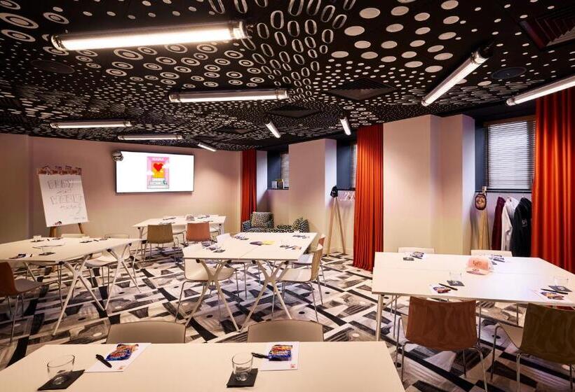 ホテル Mama Shelter Paris La Défense