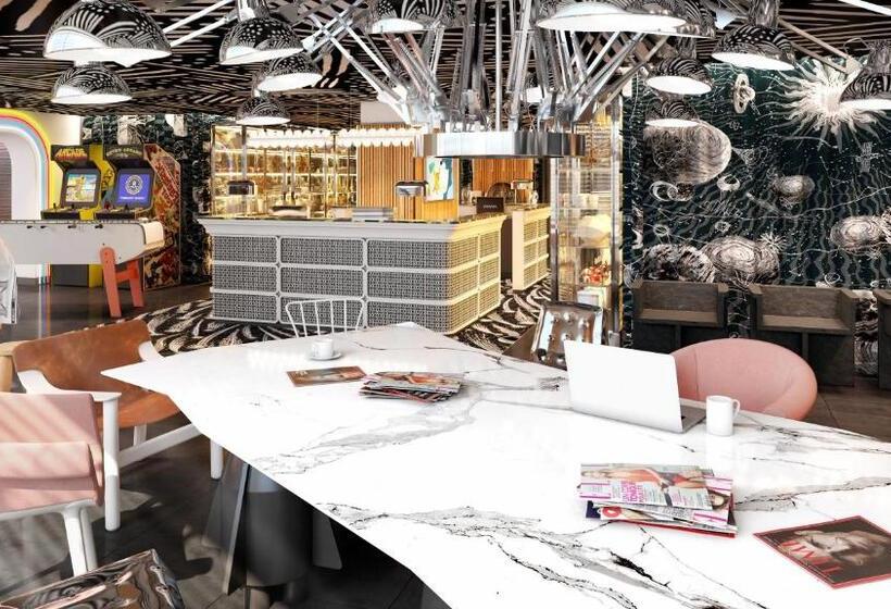 ホテル Mama Shelter Paris La Défense