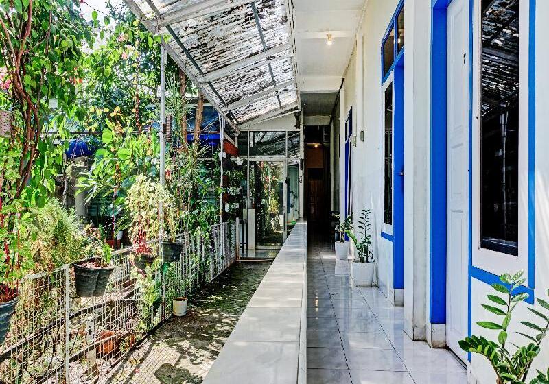 酒店 Oyo 90260 Bumi Merpati Residence