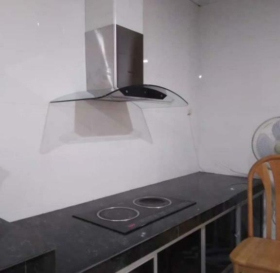 בית מלון כפרי Oyo 90310 E Homestay Permai Timur