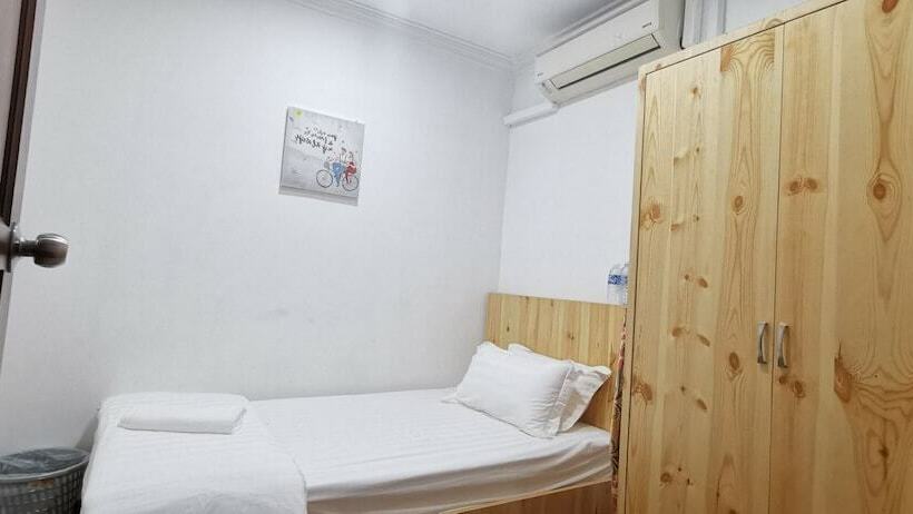 בית מלון כפרי Oyo Home 90372 Greybirds Hostel