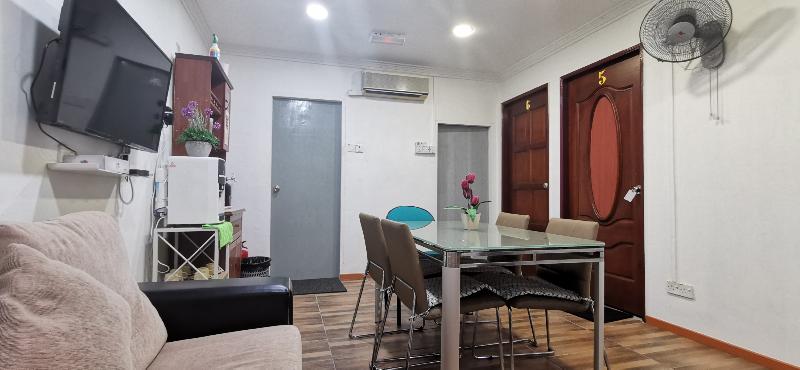 בית מלון כפרי Oyo Home 90372 Greybirds Hostel