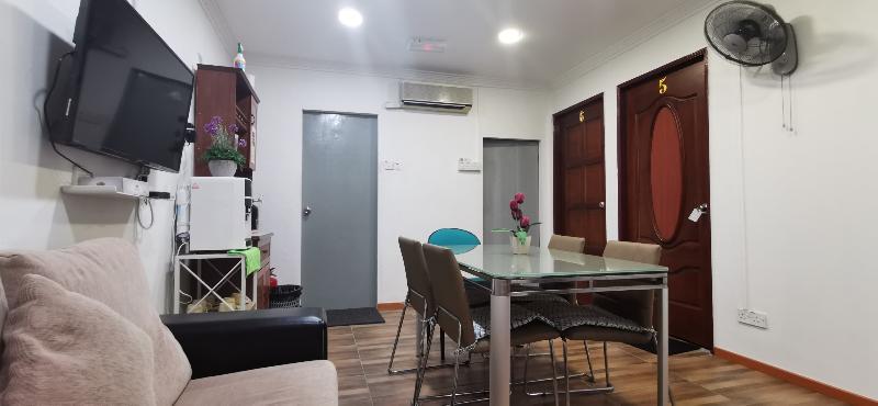 בית מלון כפרי Oyo Home 90372 Greybirds Hostel