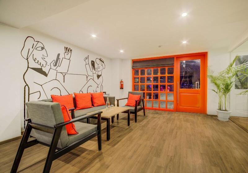 Отель Townhouse Golf Course Road