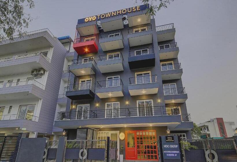 Отель Townhouse Golf Course Road