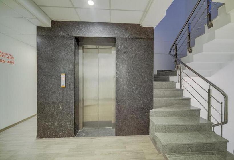 Отель Townhouse Golf Course Road