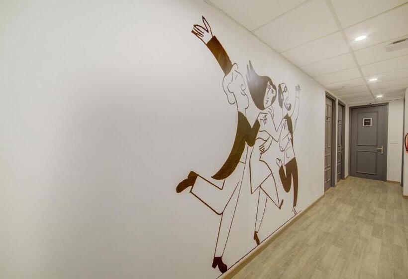 Отель Townhouse Golf Course Road