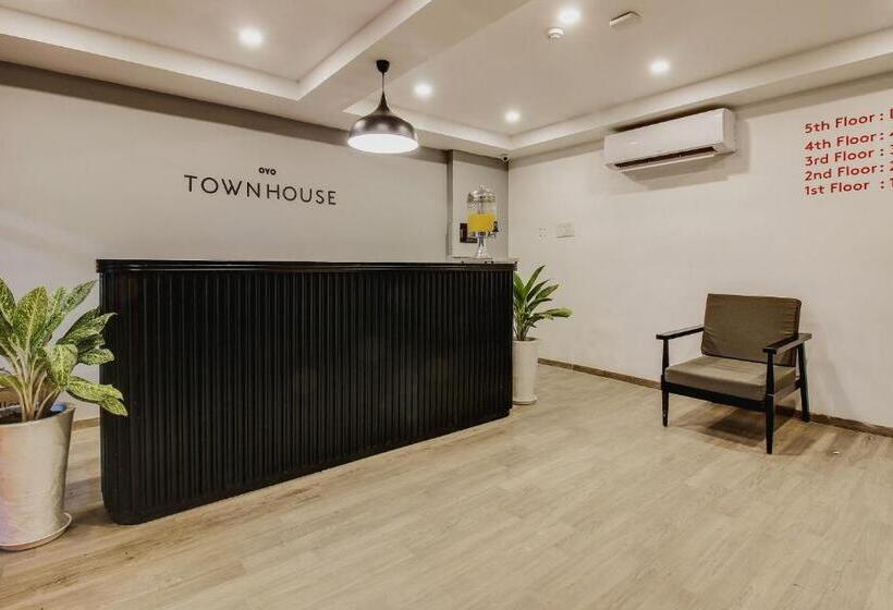 هتل Super Townhouse Begumpet Near Hyderabad Central