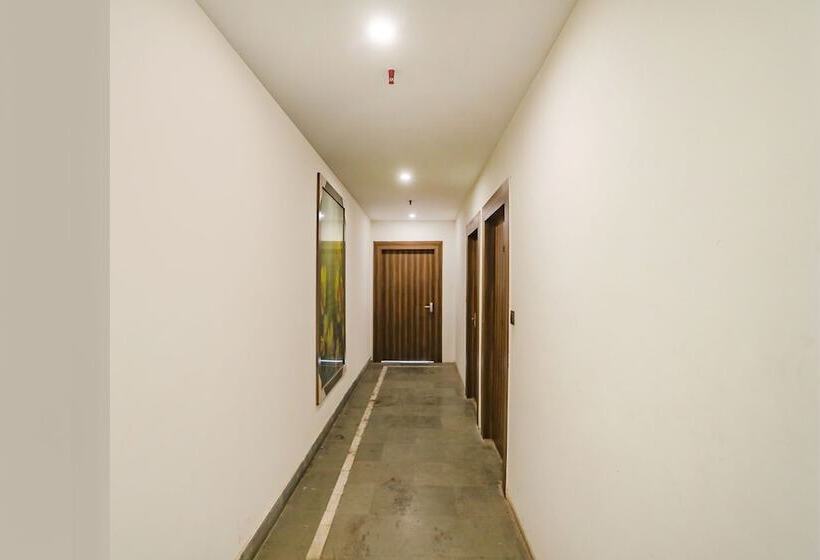 Fabhotel F9 Sector 58