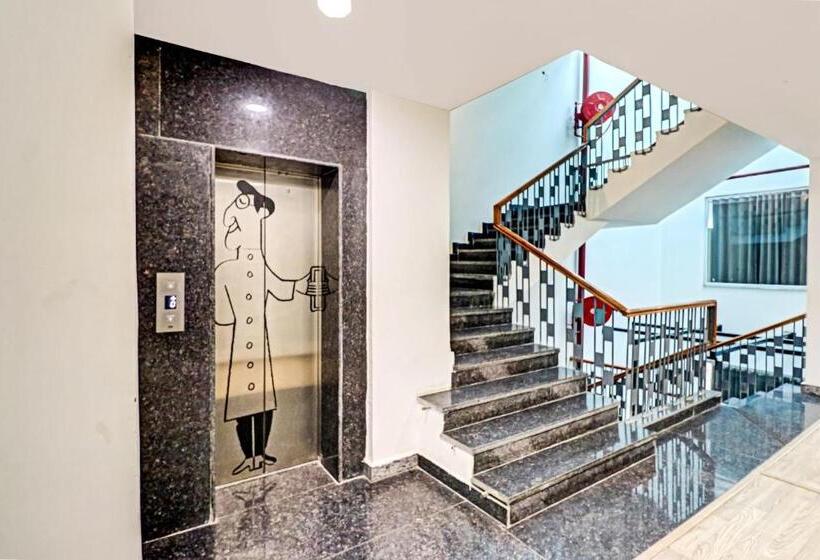 Отель Super Townhouse Sector 30 Near Botanic Garden Of Indian Republic