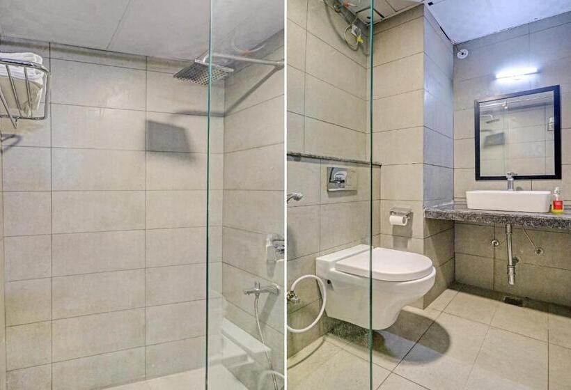 Отель Super Townhouse Sector 30 Near Botanic Garden Of Indian Republic