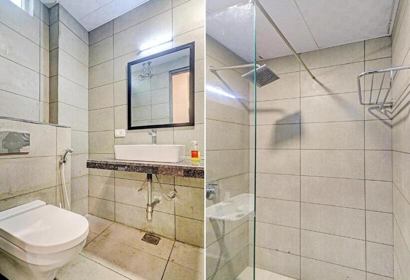 Отель Super Townhouse Sector 30 Near Botanic Garden Of Indian Republic