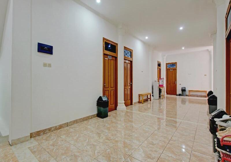 호텔 Palembang Residence By Oyo Room