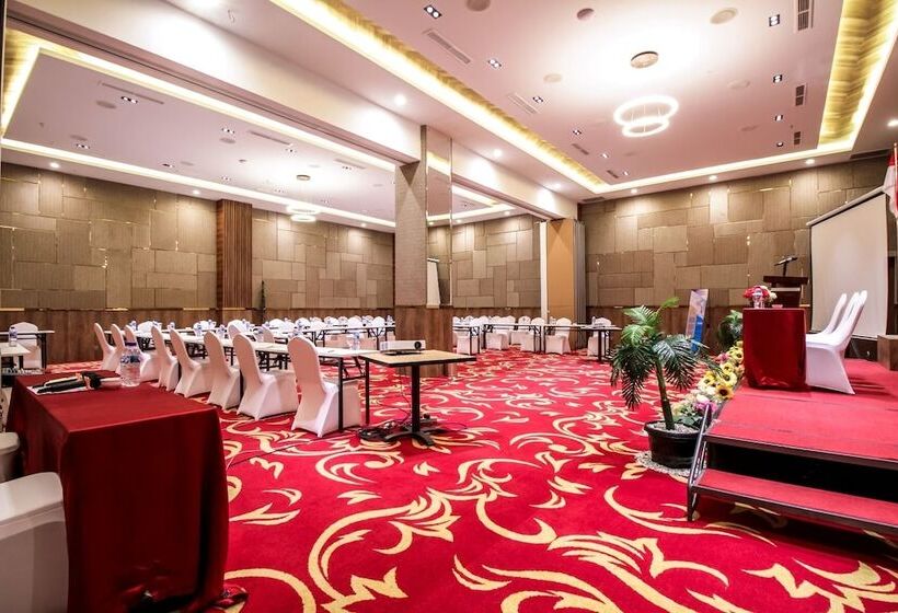 هتل Parkside Gayo Petro