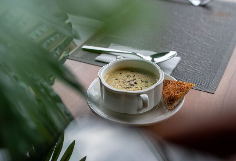 هتل Parkside Gayo Petro