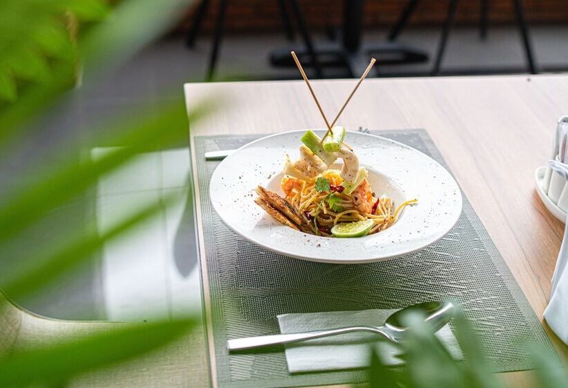 هتل Parkside Gayo Petro