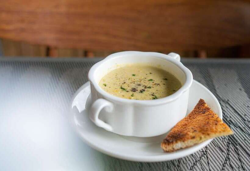 هتل Parkside Gayo Petro