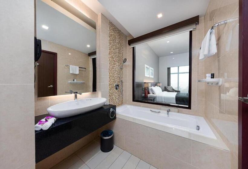 Raia Hotel & Convention Centre Kuching