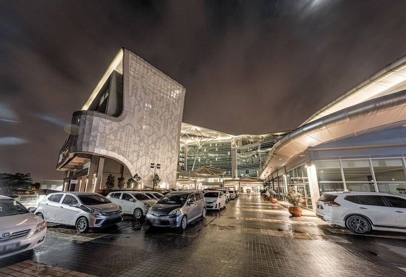 Raia Hotel & Convention Centre Kuching