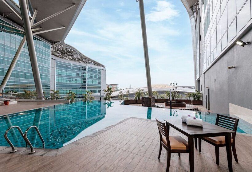 Raia Hotel & Convention Centre Kuching