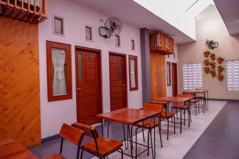 Отель Reddoorz Near Jogja Expo Center 2