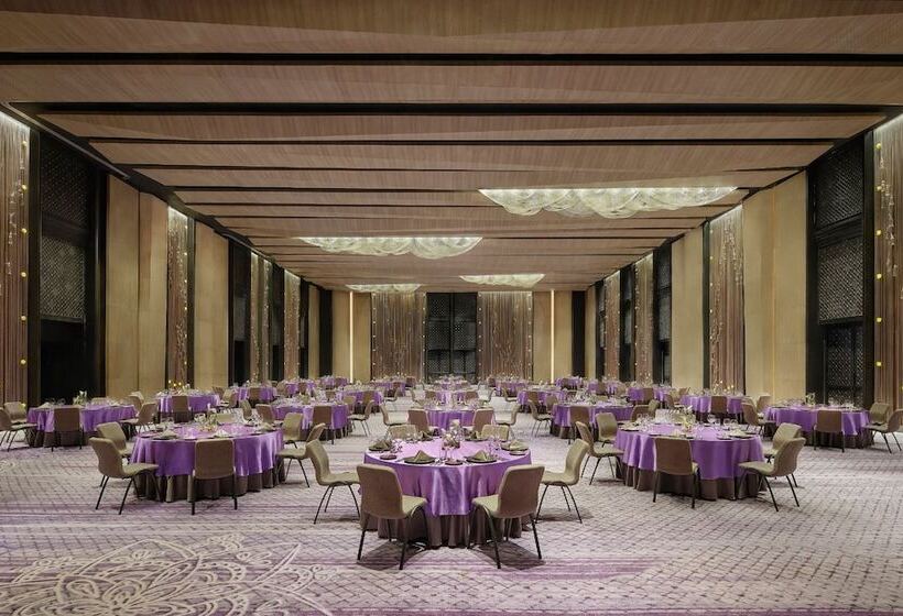 Отель Renaissance Bali Nusa Dua Resort