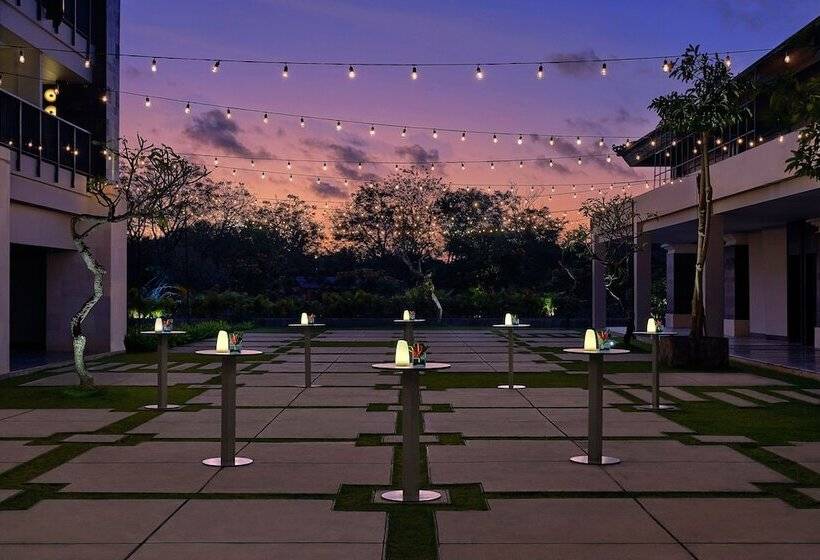 Отель Renaissance Bali Nusa Dua Resort