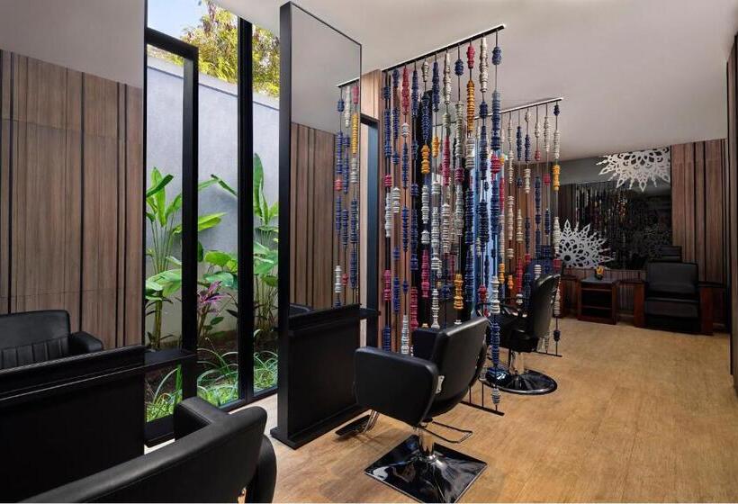 Отель Renaissance Bali Nusa Dua Resort